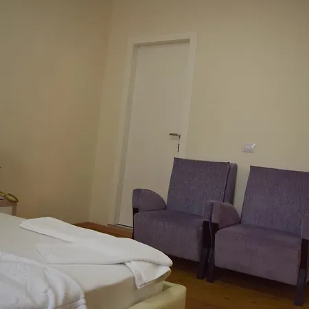 Hotel Living Tirana