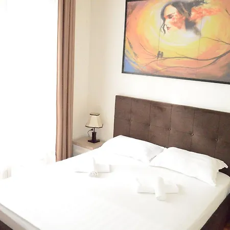 Hotel Living